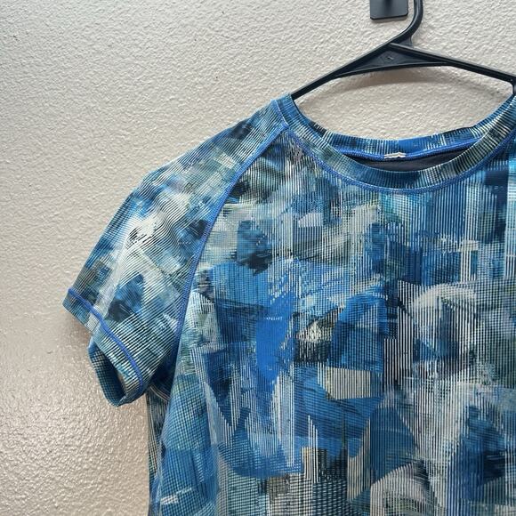 LULULEMON Quick Pace Split Open Back Athletic Top Womens Sz 4 Blue Print Mesh - Picture 3 of 6